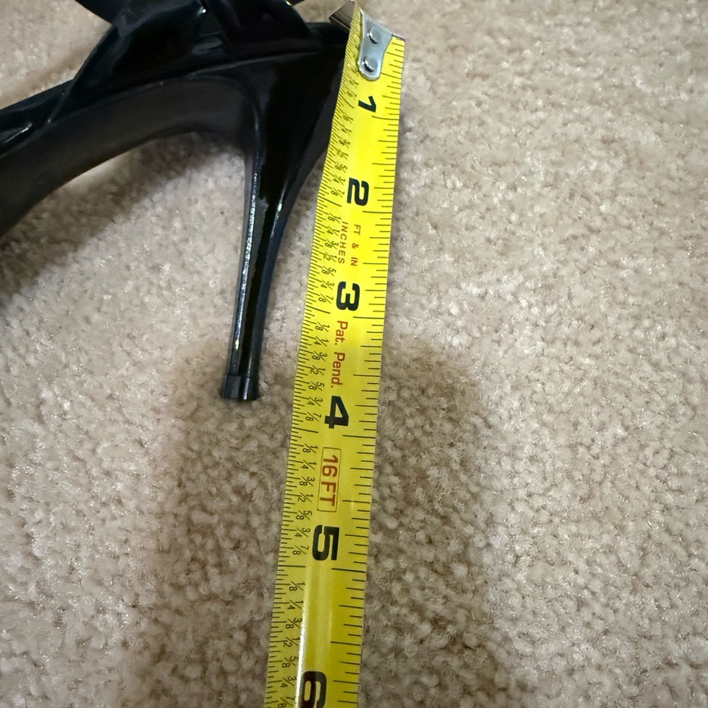 NEW! YSL Tribute T-Strap Black Patent Leather Heels - 6.5 - Picture 10 of 11